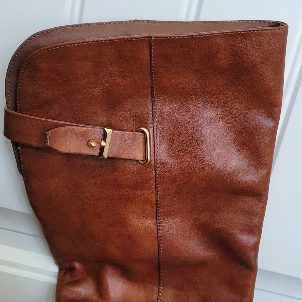 Boots - Picture 4 of 5